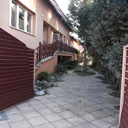 Pensjonat Kenezy Lux Vendeghaz 3*