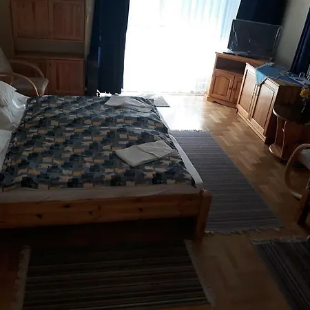 Kenezy Lux Vendeghaz Hajduszoboszlo