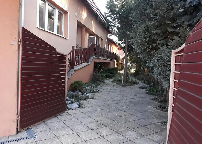 Gasthuis Kenezy Lux Vendeghaz 3*